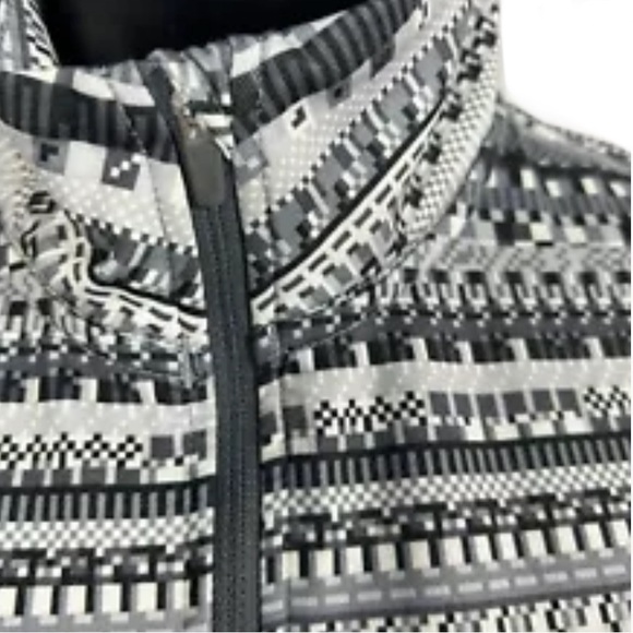 Nike Pro Hyperwarm 8-Bit Size S Half Zip 1/2 Pullover Gray & Black Women’s - Picture 4 of 8